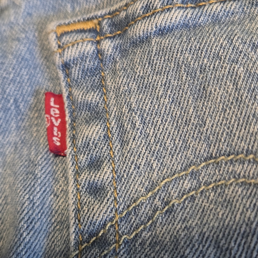 Levi’s 501 Women’s 26x30 Slim Straight Jeans Light Wash Button Fly High Rise EUC - Picture 6 of 16